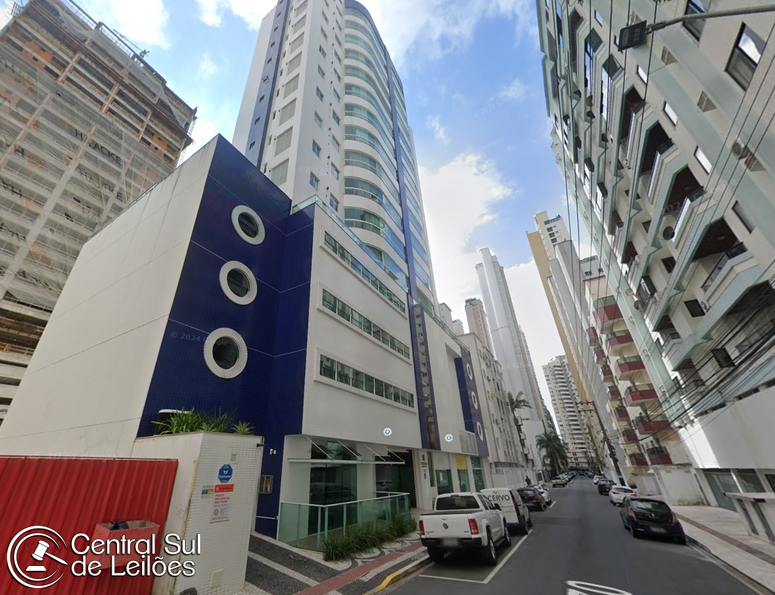 Apartamento nº 802 com Vaga de Garagem, no Ed. Residencial Solar Vitória, em Balneário Camboriú/SC