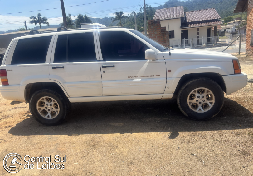 Automóvel IMP/Jeep Gcherokee Limite, ano/modelo 1998, placa CQD1919