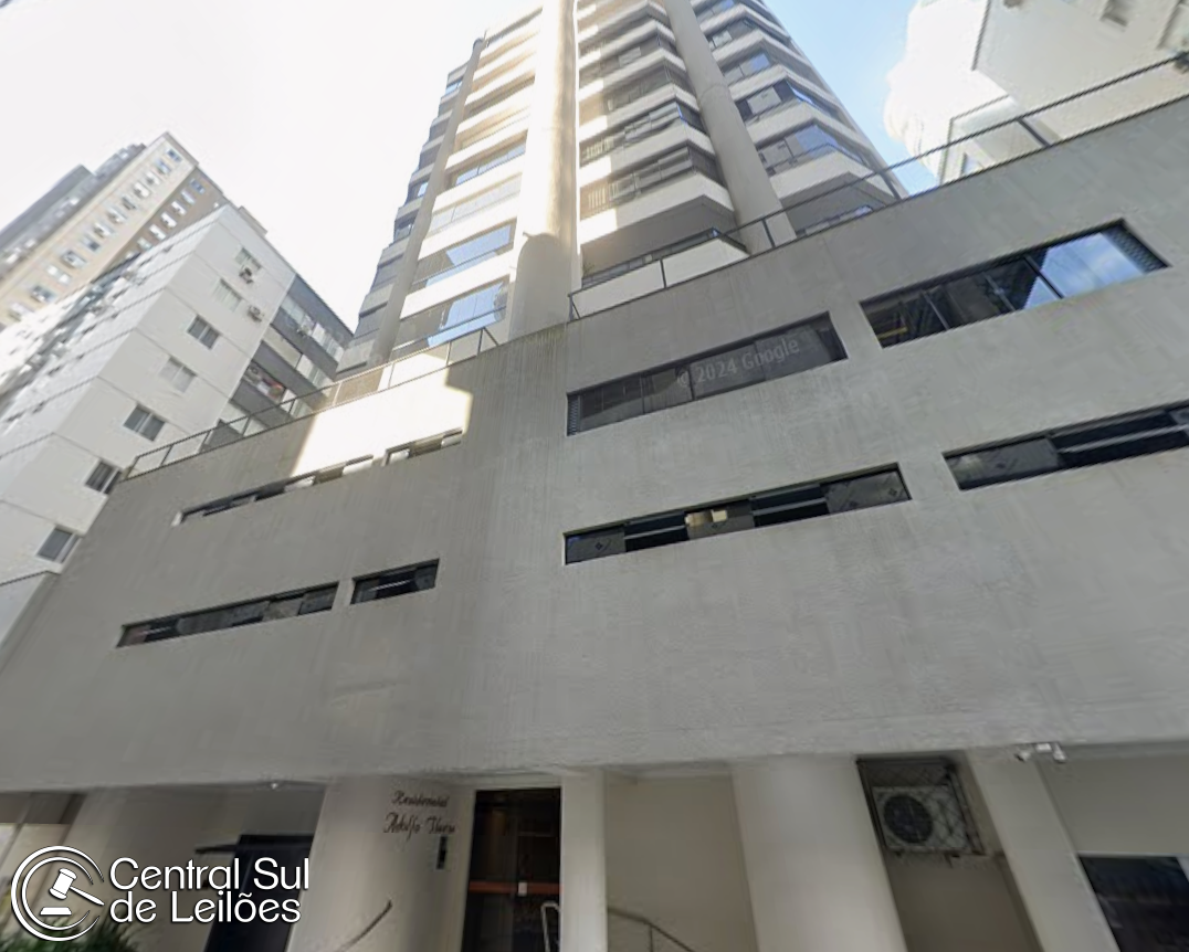 Apartamento Triplex nº 601, bloco B, no Edifício Adolfo Blaese, no Centro, em Balneário Camboriú/SC