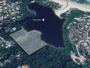 Foto principal do lote Terreno com área de 6.255,69m², localizado na Praia do Rosa, no município de Imbituba/SC do leilão Florianópolis - 1ª Vara da Família e Órfãos - 1º LEILÃO em Imbituba.