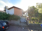 Foto principal do lote Terreno com área de 154,00m², com Edificação de aprox. 106,93m², Barreiros, em São José/SC do leilão Florianópolis/SC - Vara de Cumprimentos de Sentença Cíveis e Execuções Extrajudiciais em Florianópolis.