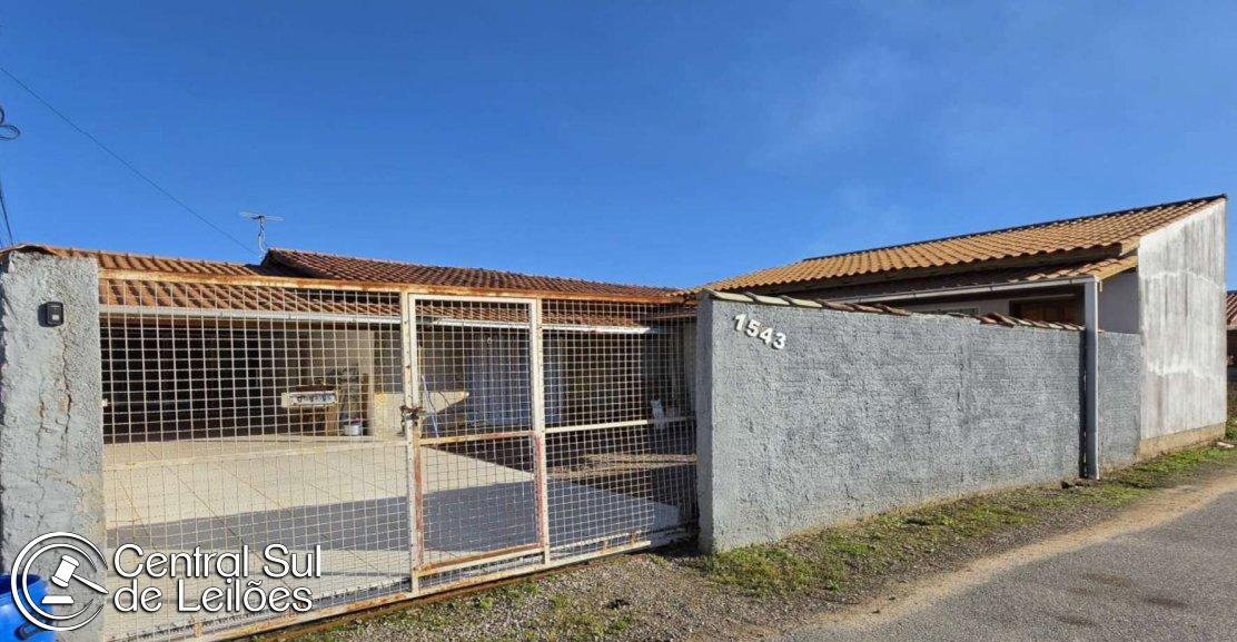 Imóvel de esquina com área de 270,00m², com Edificação, no Município de Capivari de Baixo/SC